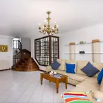 Villa Elanor By *